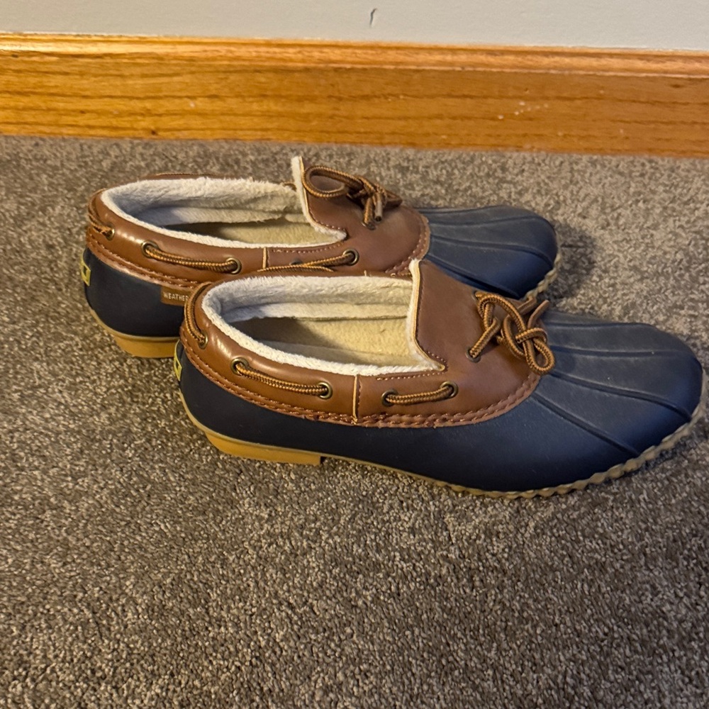 JBU Women's Navy and Brown Winter Boots